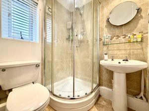 En-Suite- click for photo gallery